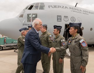 El ministro Taiana presentó los aviones Hércules C-130 y Pampa III bloque II, modernizados recientemente en FAdeA