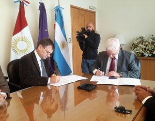 Firman convenio de colaboración entre FAdeA y la UNC