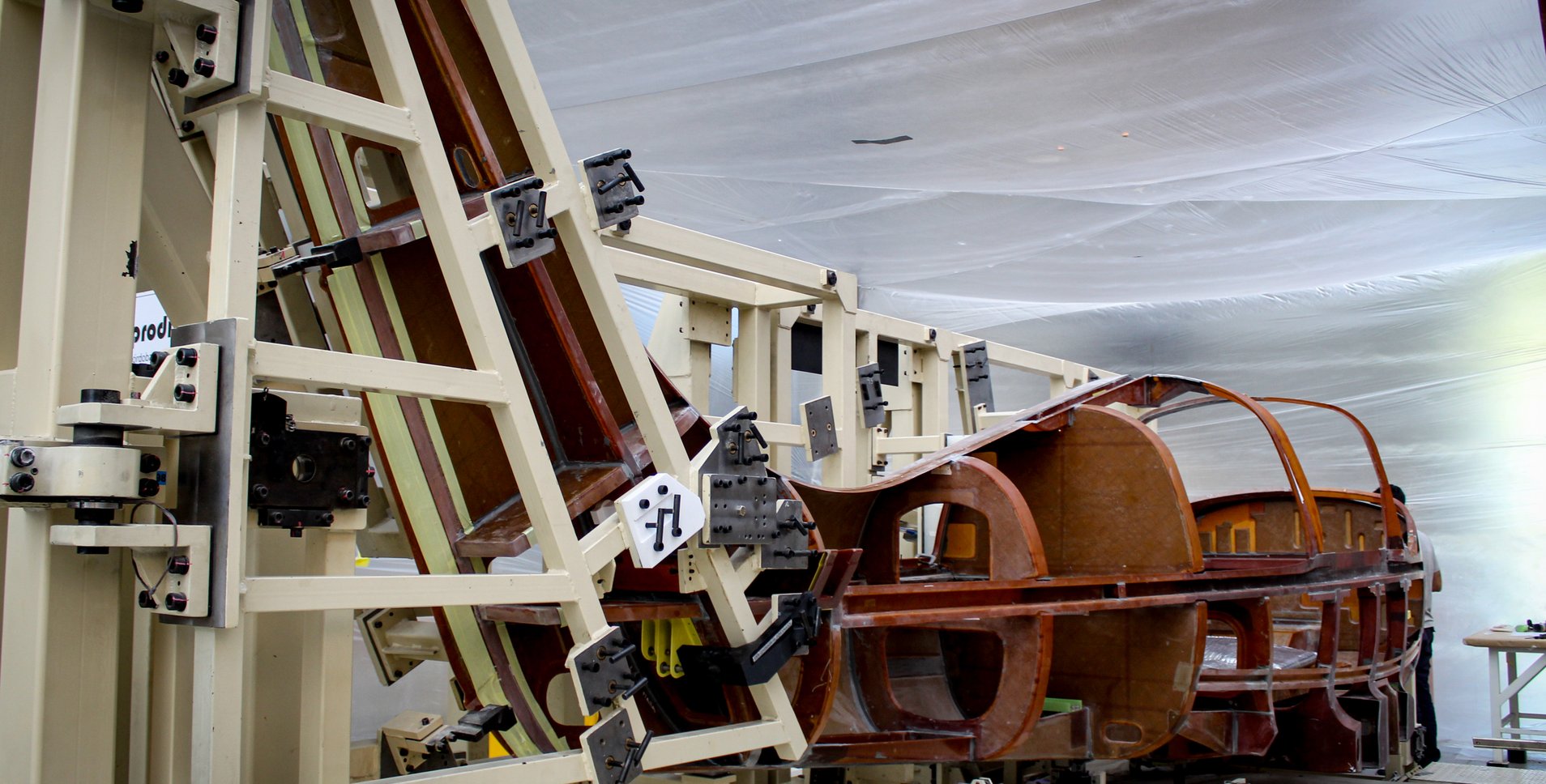 Fabricación en material compuesto | IA-100