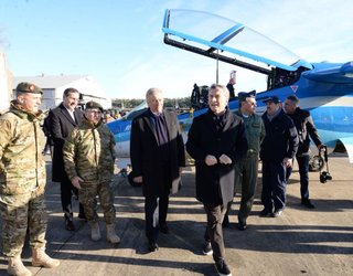 Visita del Presidente Mauricio Macri y el Ministro de Defensa Oscar Aguad