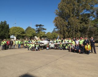 La Federación de Aeroclubes conocieron el prototipo IA-100