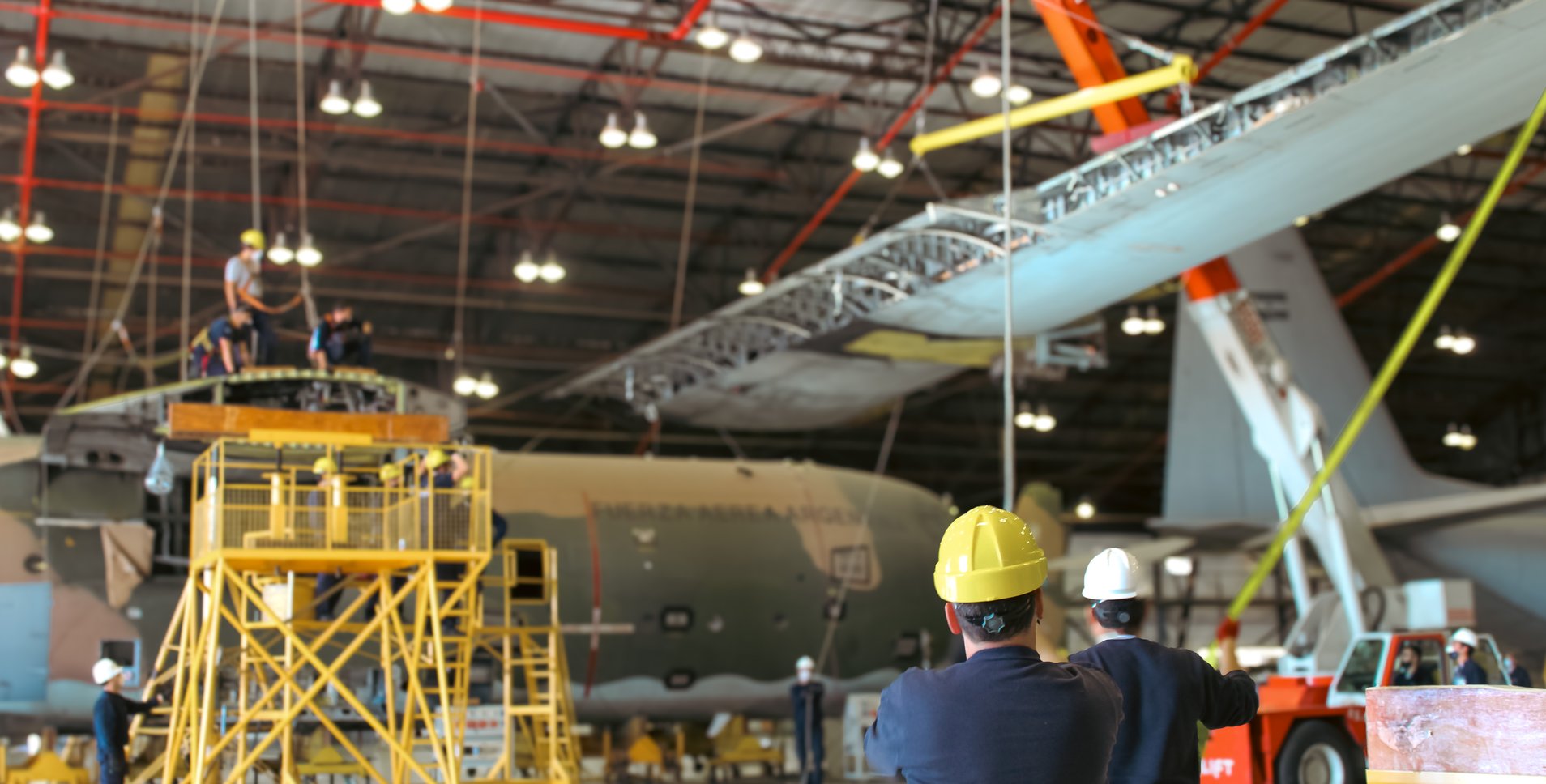 Montaje de alas de Hércules C-130